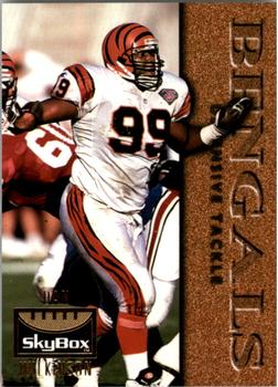 : 1995 SkyBox Premium Football #43 Chris Spielman