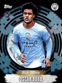 Oscar Bobb Manchester City Topps Manchester City Team Set 2022/23 Blue Moon 